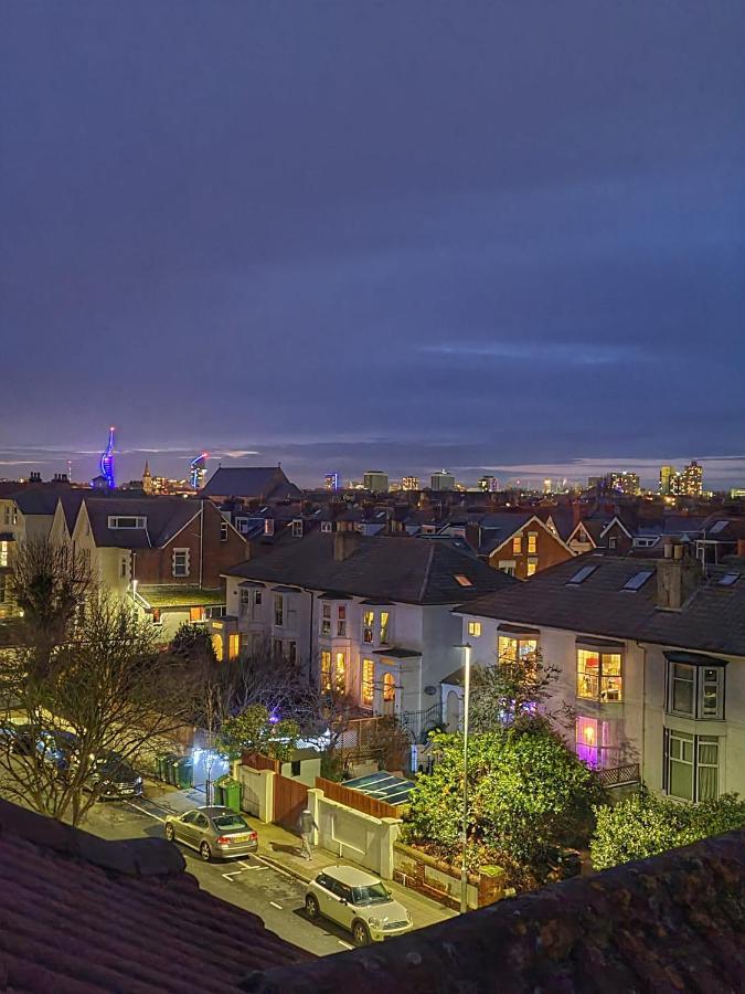 Southsea Royale James Bond 3 Bed Cool Penthouse, Seafront Parking พอร์ตสมัธ ภายนอก รูปภาพ
