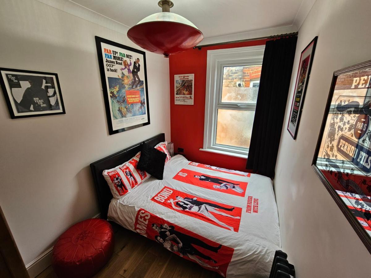 Southsea Royale James Bond 3 Bed Cool Penthouse, Seafront Parking พอร์ตสมัธ ภายนอก รูปภาพ