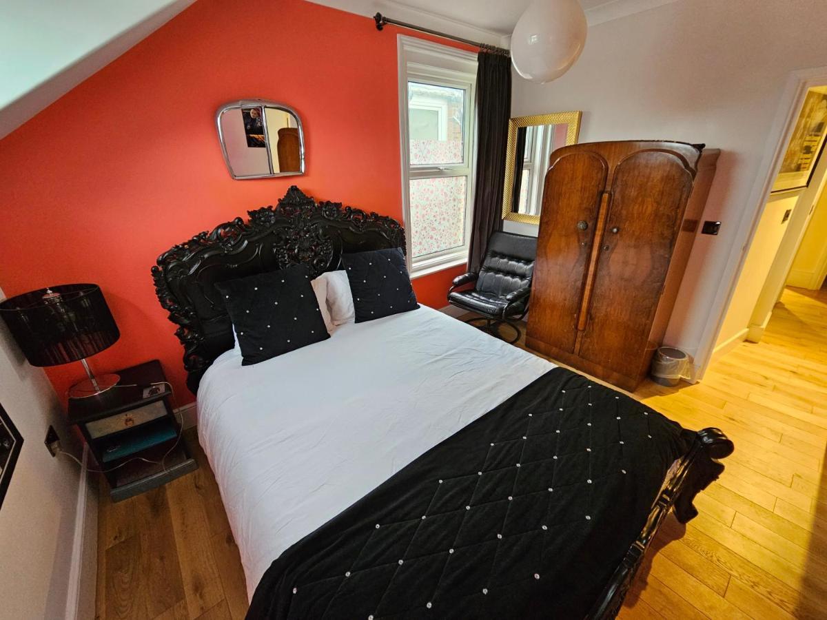 Southsea Royale James Bond 3 Bed Cool Penthouse, Seafront Parking พอร์ตสมัธ ภายนอก รูปภาพ